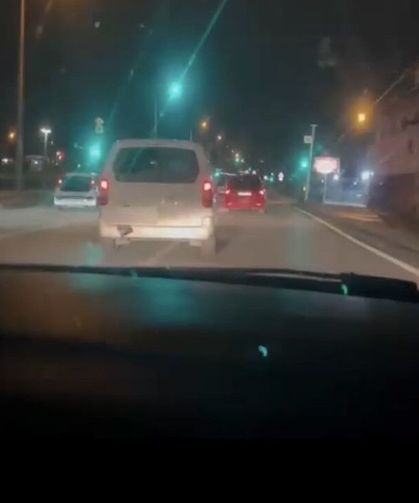 Bursa'da anahtarı üstünde unutulan kargo aracını çaldılar