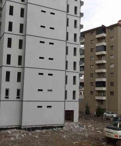 Stajyer öğrenci 25 metreden düşerek hayatını kaybetti, o anlar kameraya yansıdı