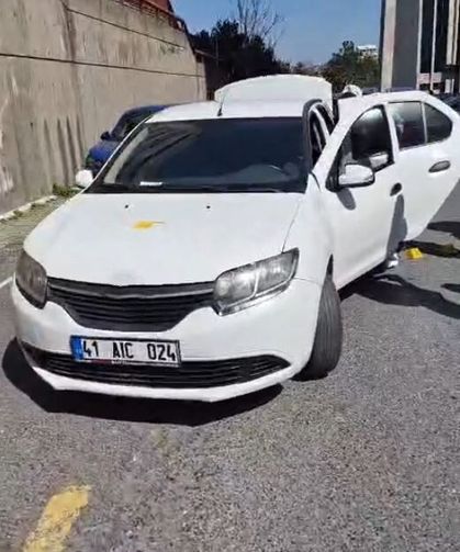 Teröristlerin kiraladığı otomobil polis ekipleri tarafından inceleniyor