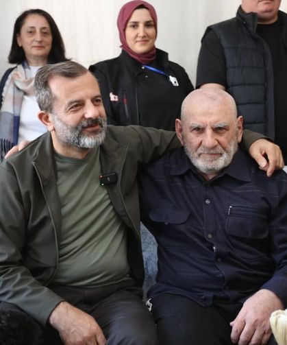 Bursa'da Yaşlıların ayağına doktor, berber ve tesisatçı gitti, dünyalar onların oldu