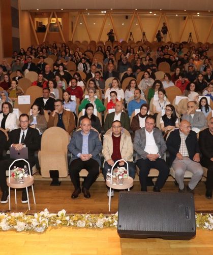 Bursa'da gençler konuştu yetişkinler dinledi