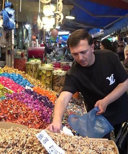 Bursa çarşısında bayram hareketliliği başladı