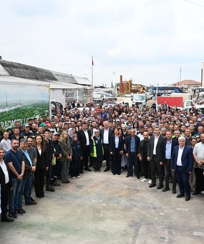 Karacabey Belediyesi personeli bayramlaştı