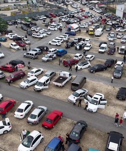 Bursa’da ikinci el oto pazarı bayramla canlandı