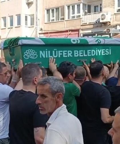 Bursaspor taraftarı Ertuğ Toker son yolculuğuna uğurladı