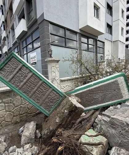 700 yıllık mezarları böyle açmışlar