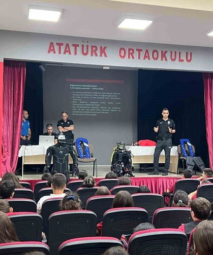 Bursa'da öğrencilere boğulma tehlikesine karşı eğitim