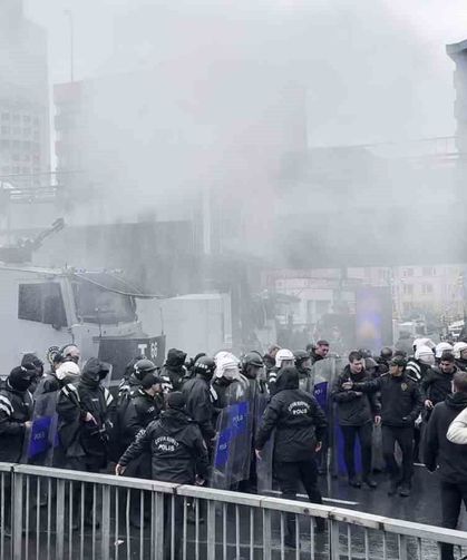 Mecidiyeköy'de tüm uyarılara rağmen dağılmayan gruba TOMA'yla müdahale