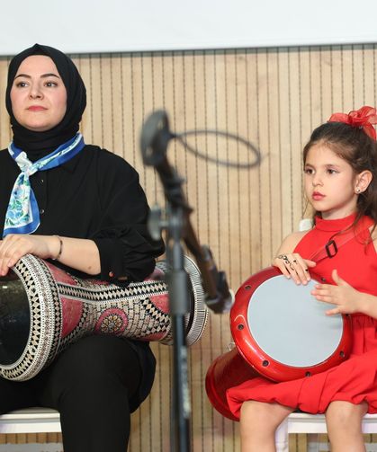 Bursa’da anneler ve kızları aynı sahnede