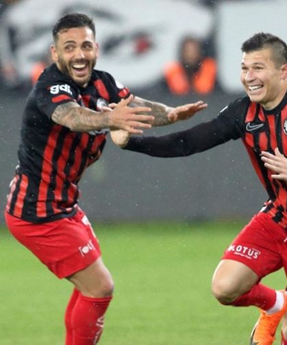 Bodrum'u deviren Çorum FK, Esenler Erokspor'un finaldeki rakibi oldu