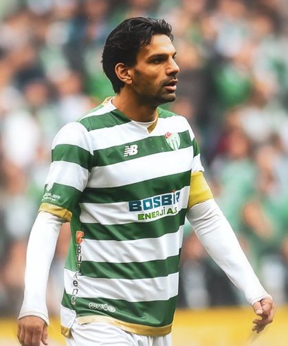 Bursaspor'da Muhammet Demir ile yollar ayrıldı
