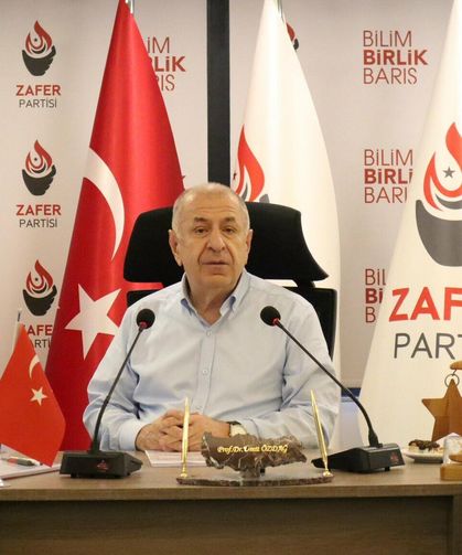Ümit Özdağ, ekonomi kurmaylarını topladı