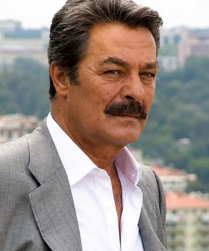 Kadir İnanır'ın ardından: Rol arkadaşları ve siyasilerden veda sözleri