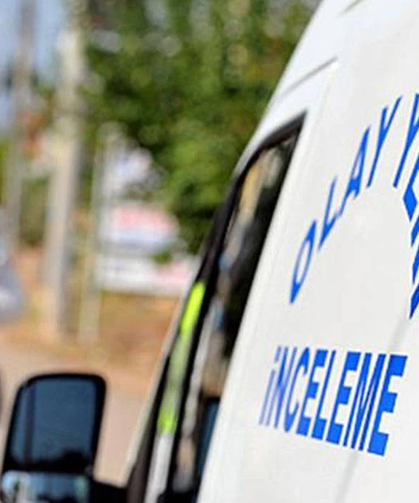 Park halindeki araçta 2 genç ölü bulundu
