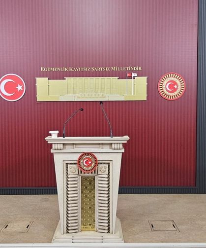 TBMM'de basın toplantıları için kullanılan salonda düzenleme