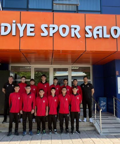 İnegöl Belediyespor Midi Erkekler Voleybol Takımı Türkiye Şampiyonasında