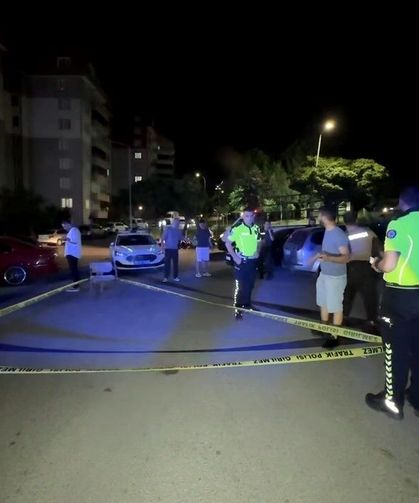 Kafede tartıştığı kişiyi silahla vurup kaçtı
