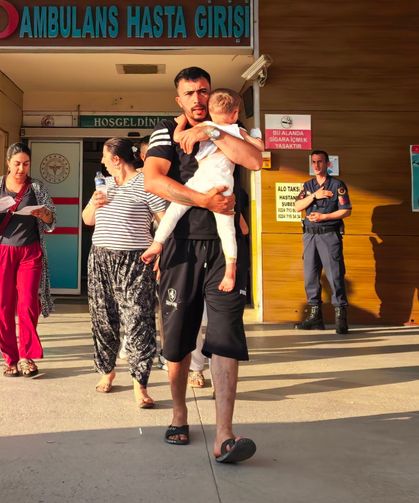 Bursa’da 2 yaşındaki çocuk mangal ateşine düştü