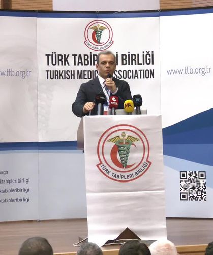 TTB'nin 78. Büyük Kongresi'nde Davutoğlu ve Aslan arasında "10 Ekim Gar Katliamı" tartışması