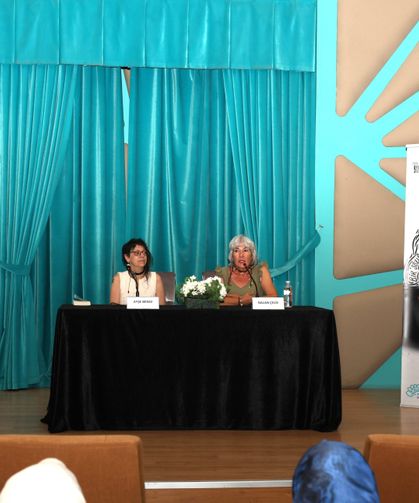Bursalı kadınlar Sennur Sezer’i şiirleriyle andı