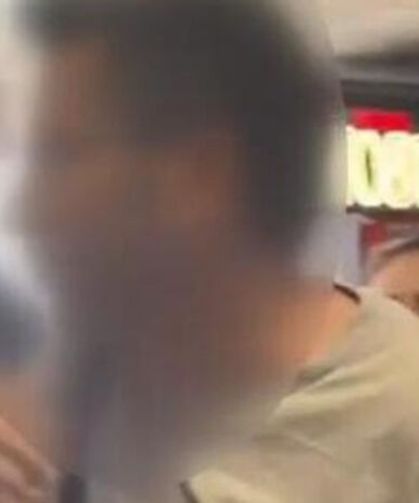 Mecidiyeköy Metrobüs Durağı'nda tepki çeken olay