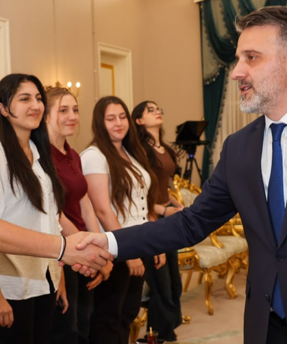 Başkan Vekili Biba, şampiyon marşın bestecilerini ağırladı