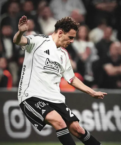 Beşiktaş’ta yaprak dökümü: 6 futbolcuya veda edildi