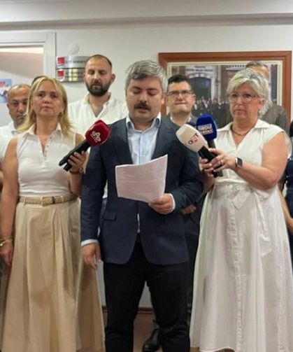Altınordu İlçe Başkanı Halis Poyraz ve yönetimi CHP'den istifa etti