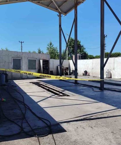 Elektik akımına kapılarak ölen baba ve oğlu gözyaşları arasında toprağa verildi