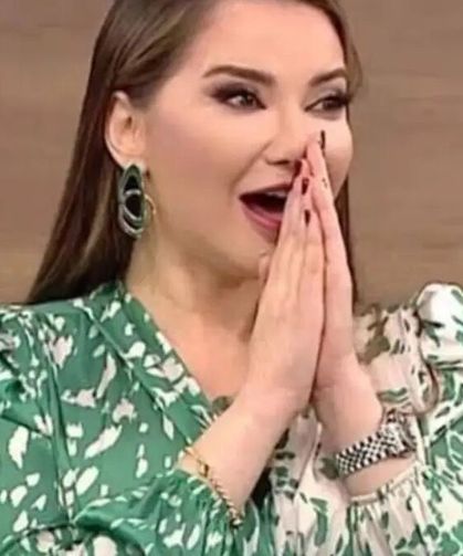 Esra Ezmeci'ye teklif üstüne teklif yağıyor