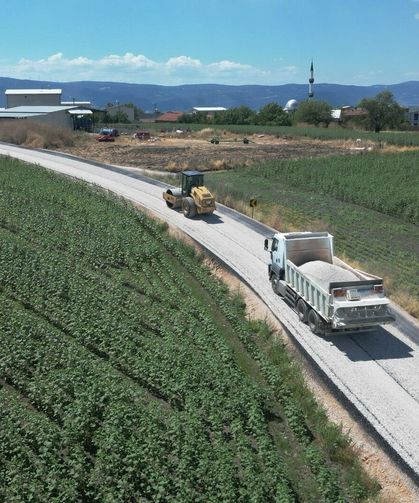 Büyükşehir Nilüfer'de yolları yeniliyor