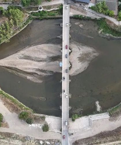 Sular çekilince ortaya çıktı: Tunca Nehri'nin altı!