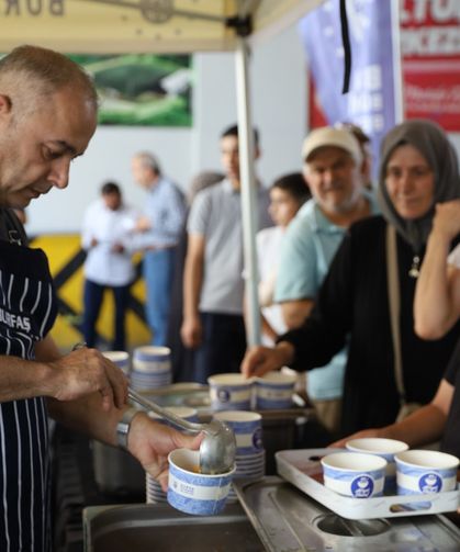 Aşure ikramları Gürsu'da devam etti