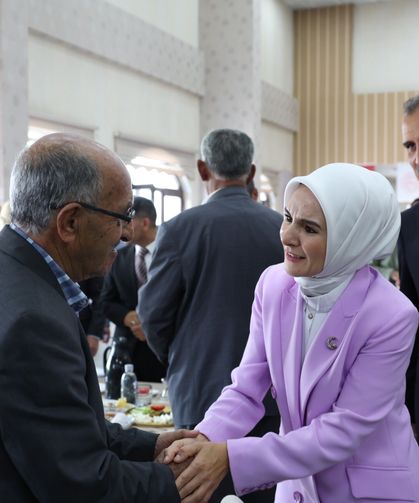 Bakan Göktaş, Ağrı'da şehit yakınları ve gazilerle buluştu