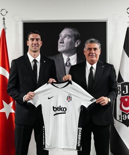 Vlahovic Beşiktaş’ta: 3 yıllık sözleşme imzalandı