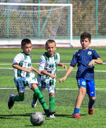 Osmangazi’de Feyyaz Alptuğ’un anısına anlamlı turnuva: 16 takım sahaya çıktı