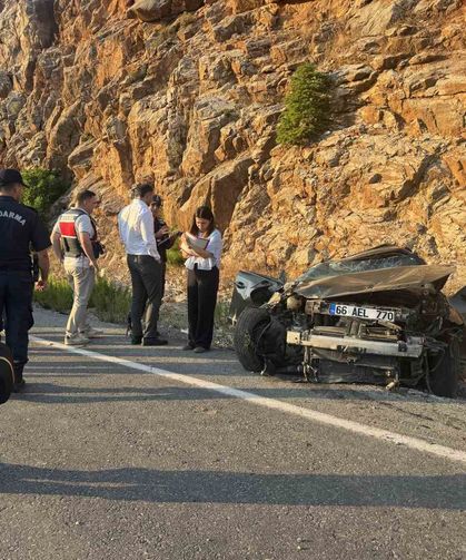 Antalya'da otomobil takla attı: 1 ölü, 2 yaralı