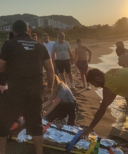 Fatsa’da denize giren 4 çocuk boğulma tehlikesi geçirdi