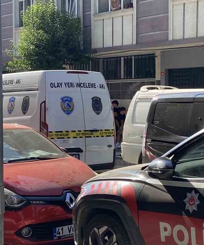 İstanbul'da bir kişi evinde boğazı kesilmiş halde ölü bulundu