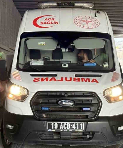 Çorum’da yola düşen demir faciaya davetiye çıkardı! Motosiklet sürücüsü yaralandı