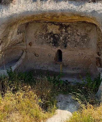 Tarihi mağaralar definecilerin ve piknikçilerin hışmına uğradı