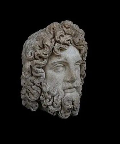 Aspendos’ta şifanın 1800 yıllık dev heykeli gün yüzüne çıktı