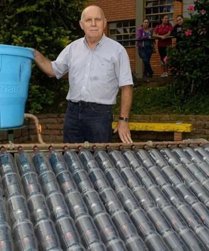 Çöpe atmadı, güneş enerjisine çevirdi: 100 plastik şişeyle suyu 52 dereceye çıkardı