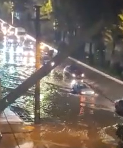 Ankara'da yollar göle döndü: Araçlar mahsur kaldı
