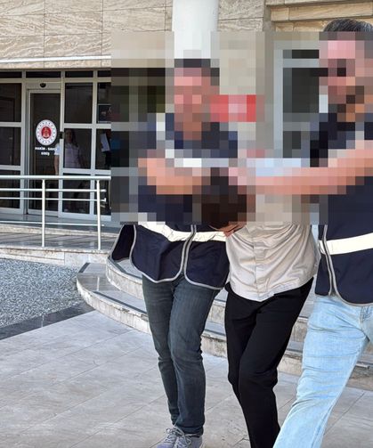 Atatürk büstünü söküp götürdü: Tutuklandı!