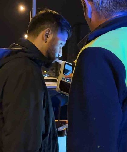 'Dur' ihtarına uymayan alkollü sürücüden 'kaçmayın' tavsiyesi: 250 bin TL ceza yazıldı