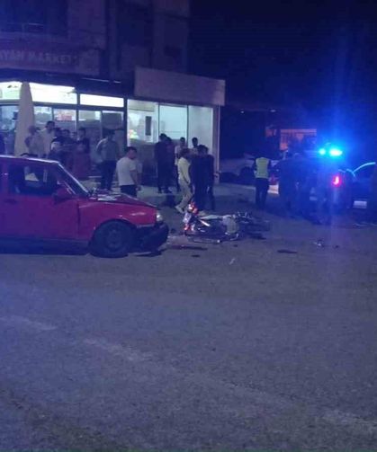 Otomobil ile motosiklet çarpıştı: 3 kişi yaralandı
