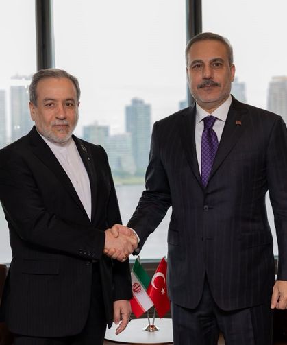 Hakan Fidan ile Abbas Arakçi New York’ta bir araya geldi