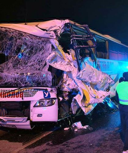 Edirne’de tur otobüsü TIR’a çarptı: 10 turist yaralandı