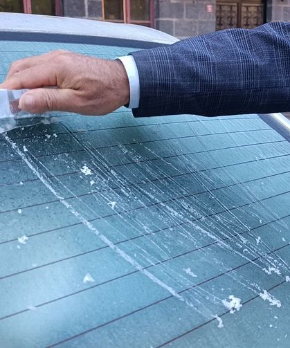 Kars buz kesti: Termometreler eksi 6’yı gördü
